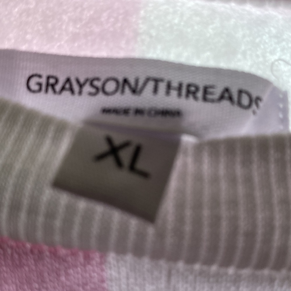 XL Grayson/Threads Top - Picture 3 of 3